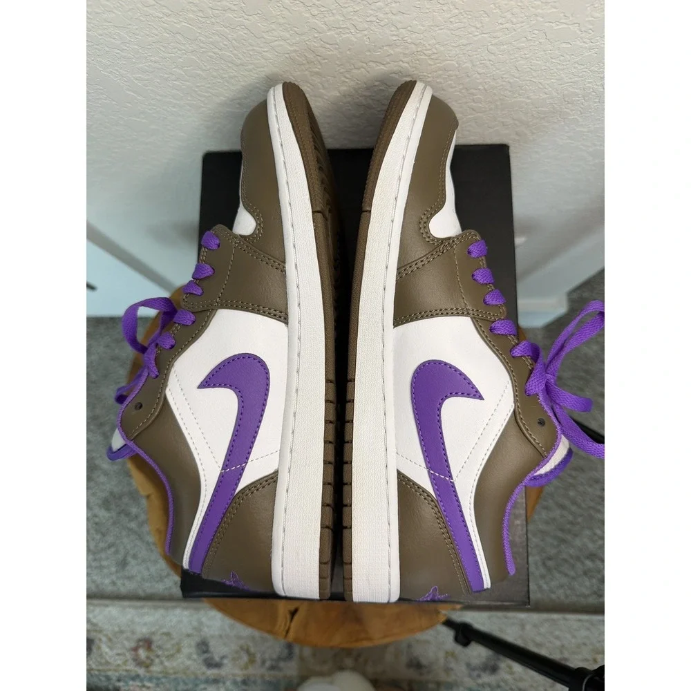 Air Jordan 1 Low Purple Mocha Palomino Wild Berry White 553558-215 Mens 9.5